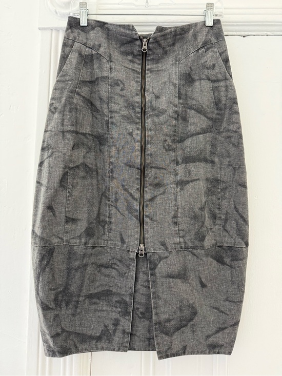 Maya Negri Dresses & Skirts - Maya Negri Gray Front-Zip Pencil Skirt